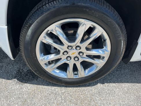 Used 2021 Chevrolet Traverse High Country AWD/4WD image 40