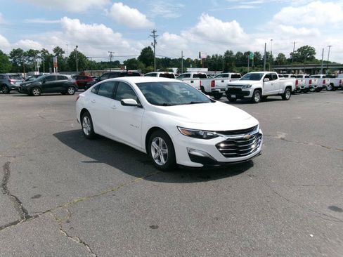 Used 2024 Chevrolet Malibu LS w/ Driver Confidence Package FWD image 4