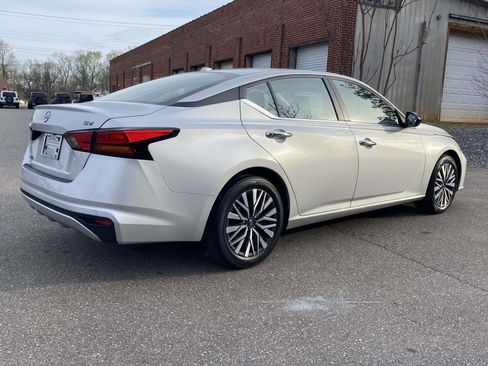 Used 2024 Nissan Altima 2.5 SV FWD image 7