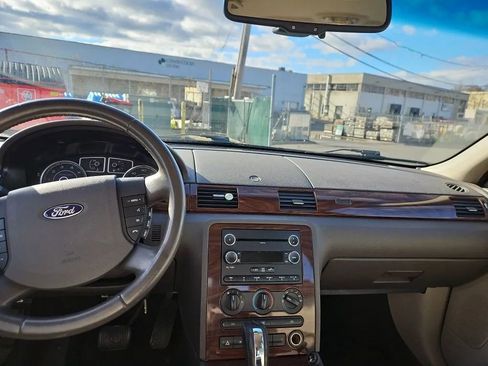 Used 2008 Ford Taurus SEL image 12