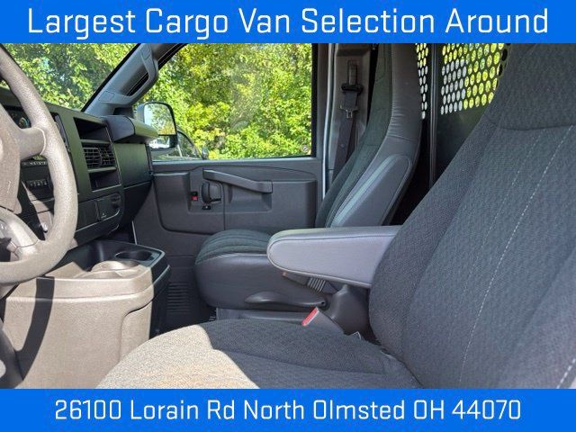 Used 2025 GMC Savana 2500 w/ Driver Convenience Package RWD image 27
