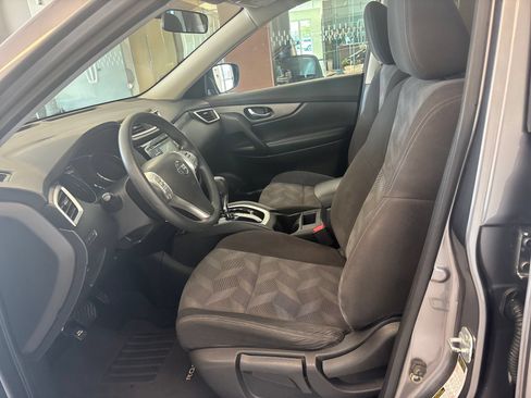 Used 2016 Nissan Rogue S w/ Appearance Package FWD image 11