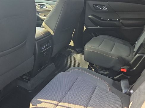 Used 2020 Chevrolet Traverse LT FWD image 21