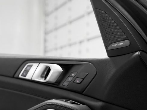 Used 2022 BMW X5 M50i w/ Executive Package image 37