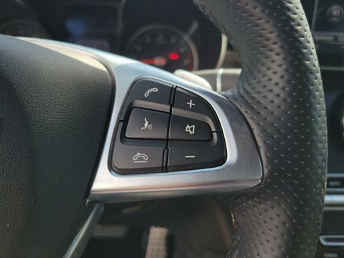 Used 2019 Mercedes-Benz GLC 300 image 24