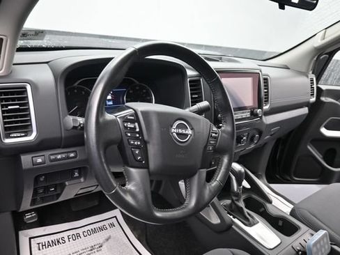 Used 2022 Nissan Frontier SV AWD/4WD image 12