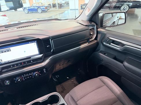 Used 2023 Chevrolet Silverado 1500 LT AWD/4WD image 40