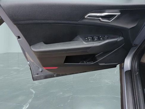 Used 2025 Kia Sportage LX image 26