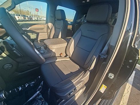 New 2025 GMC Sierra 1500 Denali image 9