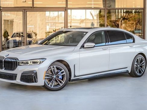 Used 2020 BMW 740i xDrive w/ M Sport Package image 2