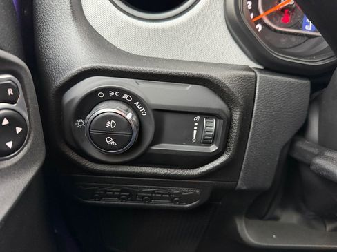 New 2026 Jeep Gladiator Sport AWD/4WD image 18