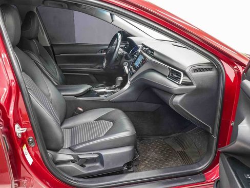 Used 2018 Toyota Camry SE image 16