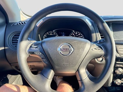 Used 2019 Nissan Pathfinder S AWD/4WD image 15