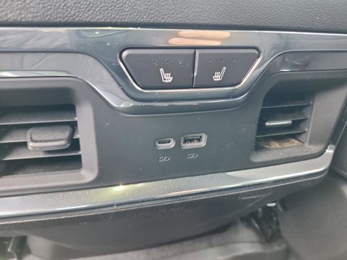 Certified 2025 GMC Sierra 2500 SLT w/ SLT Premium Package image 14