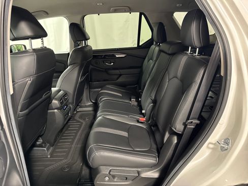 Used 2025 Honda Pilot EX-L image 5