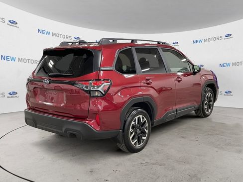 Used 2025 Subaru Forester Premium w/ Convenience Package #1 image 5