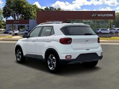 New 2026 Hyundai Venue SEL FWD image 5