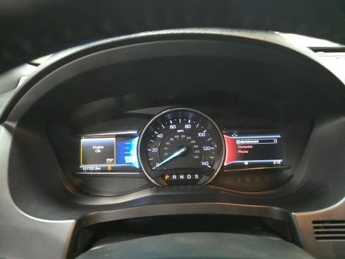 Used 2016 Ford Explorer XLT w/ Equipment Group 202A FWD image 21