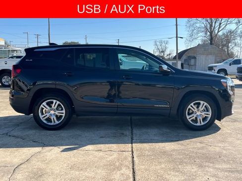 Used 2024 GMC Terrain SLE image 9