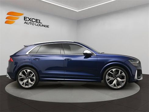Used 2022 Audi RS Q8 w/ Luxury Package image 4