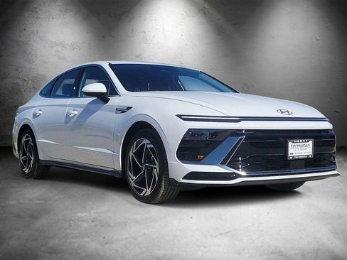 New 2026 Hyundai Sonata SEL image 2