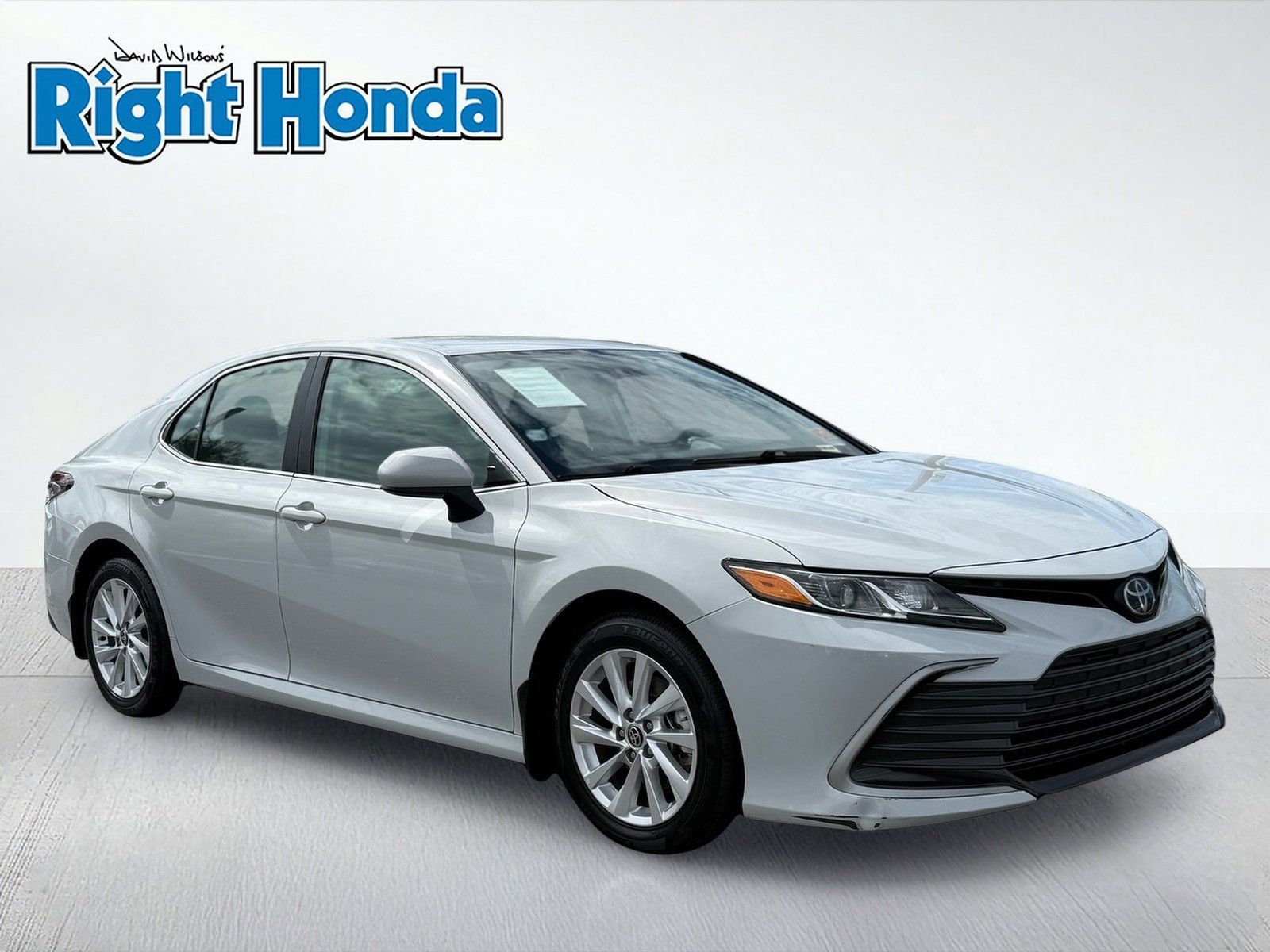 Used 2024 Toyota Camry LE FWD image 10
