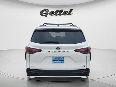 Certified 2023 Toyota Sienna XSE FWD image 5