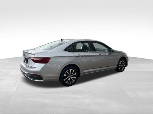 Used 2022 Volkswagen Jetta S image 5