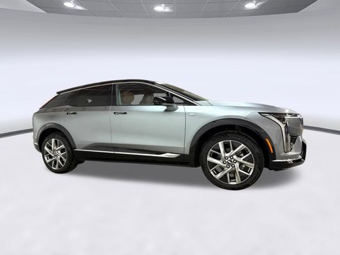 New 2025 Cadillac Optiq Luxury 2 AWD/4WD image 7