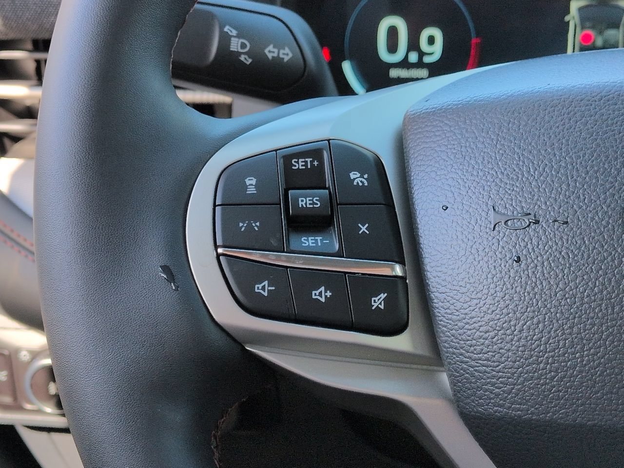 New 2026 Ford Explorer Active w/ Active Comfort Package RWD image 24