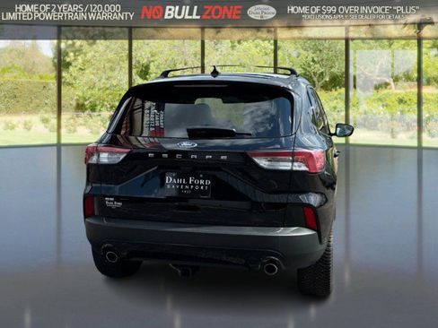 Certified 2022 Ford Escape SE w/ SE Sport Appearance Package FWD image 4