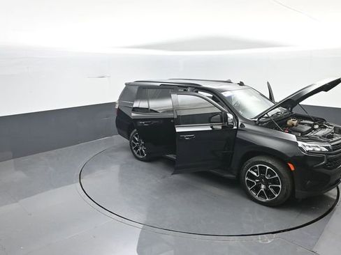 Used 2022 Chevrolet Tahoe RST w/ Luxury Package AWD/4WD image 43