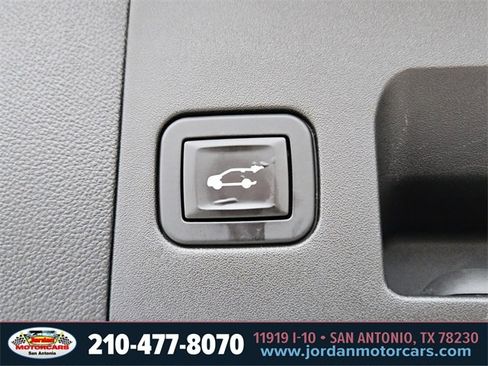 Used 2018 Cadillac XT5 Platinum image 31