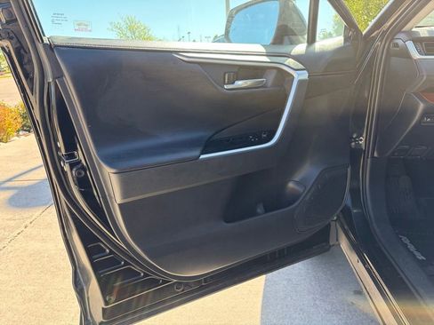 Used 2019 Toyota RAV4 Adventure AWD/4WD image 8