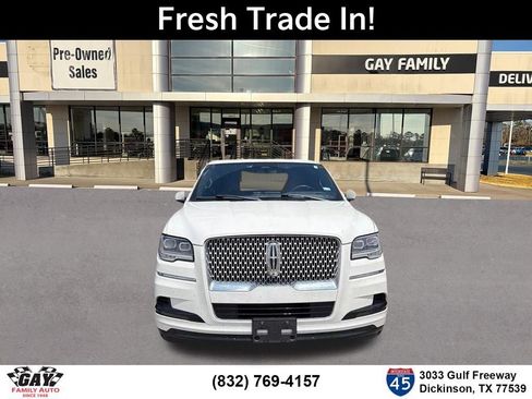 Used 2024 Lincoln Navigator Reserve AWD/4WD image 2