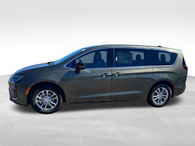 New 2027 Chrysler Pacifica Select FWD image 42