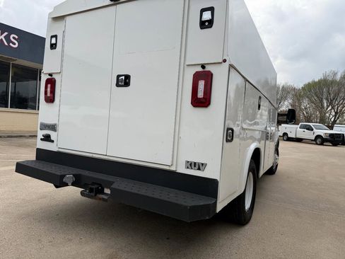 Used 2019 Ford Transit 350 138 DRW w/ Exterior Upgrade Package image 15