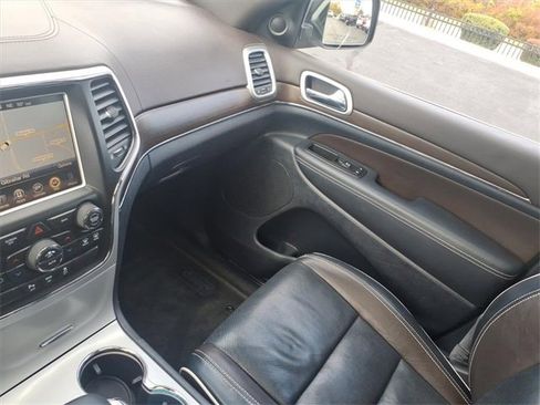 Used 2015 Jeep Grand Cherokee Overland image 22