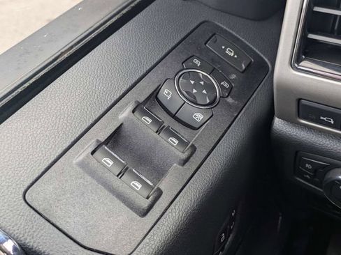 Used 2022 Ford F250 Lariat w/ Lariat Ultimate Package AWD/4WD image 22