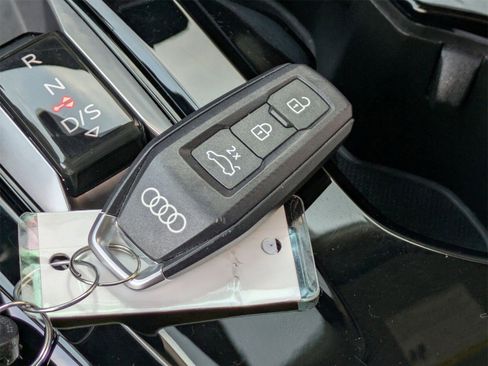 Used 2025 Audi Q5 Premium Plus w/ Premium Plus image 32