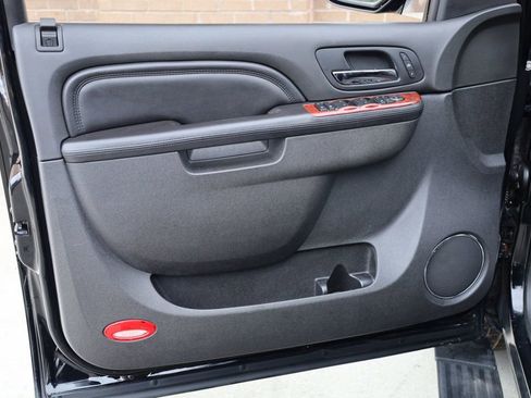 Used 2012 Cadillac Escalade Luxury image 13