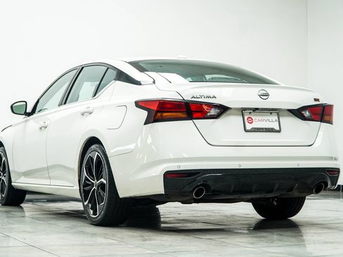Used 2024 Nissan Altima 2.5 SR FWD image 10