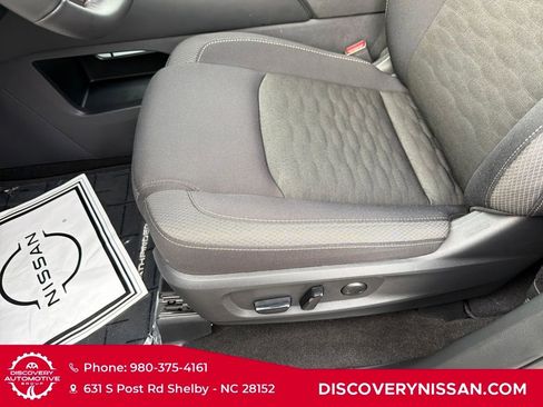 Certified 2025 Nissan Pathfinder SV image 13