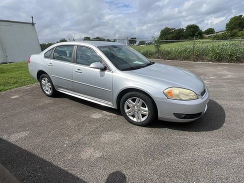 Used 2011 Chevrolet Impala LT FWD image 2