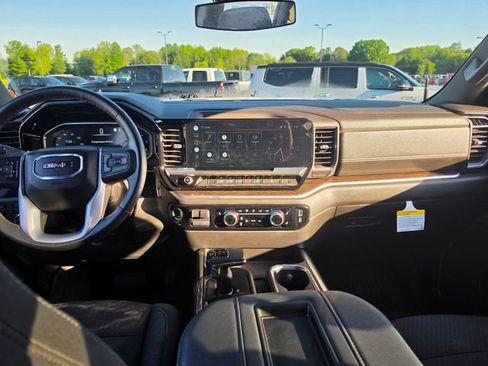 Used 2022 GMC Sierra 1500 Elevation w/ X31 Off-Road Package AWD/4WD image 11