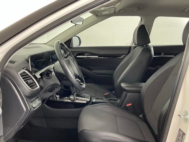 Used 2025 Kia Seltos S FWD image 10