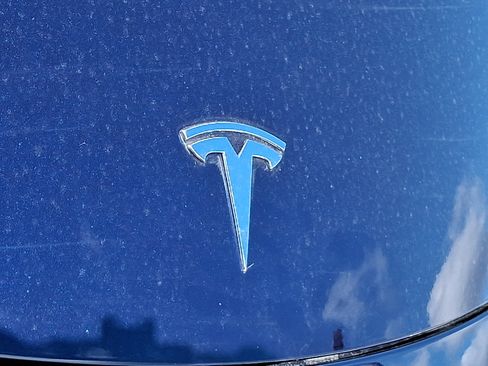 Used 2023 Tesla Model Y Performance AWD/4WD image 32