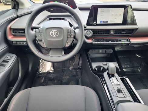 Used 2026 Toyota Prius Plug-In Hybrid image 16