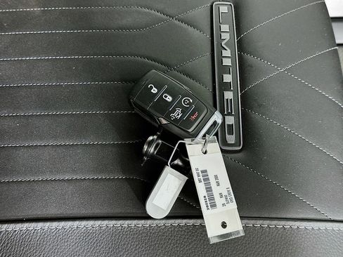 New 2026 RAM 2500 Limited w/ Towing Technology Group image 17