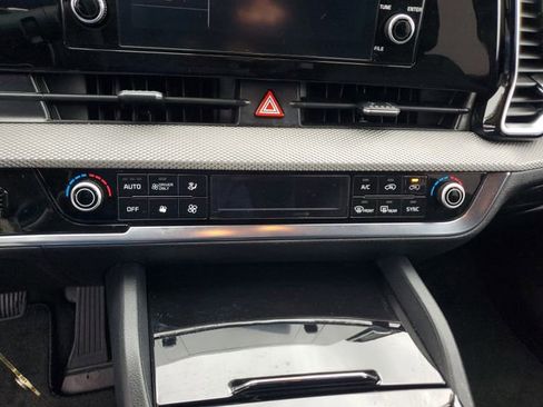 Used 2023 Kia Sportage LX image 25